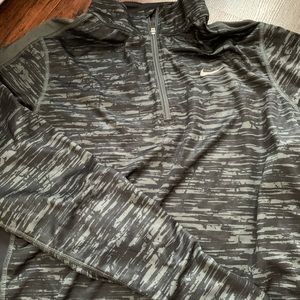 Dri fit quarter zip set of two- large, Nike/Adidas